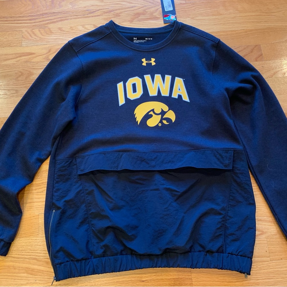 Iowa Hawkeye Brand New Under Armor Pullover